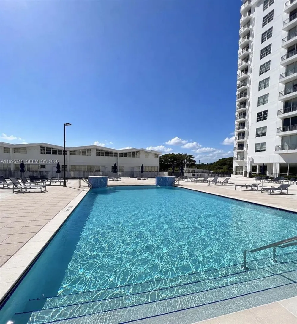 2750 NE 183rd St #2407 Aventura, FL 33160