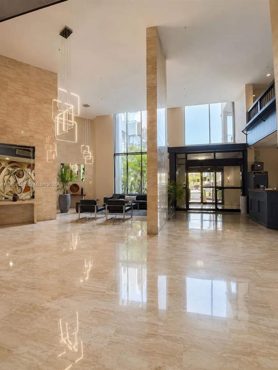 2750 NE 183rd St #2407 Aventura, FL 33160
