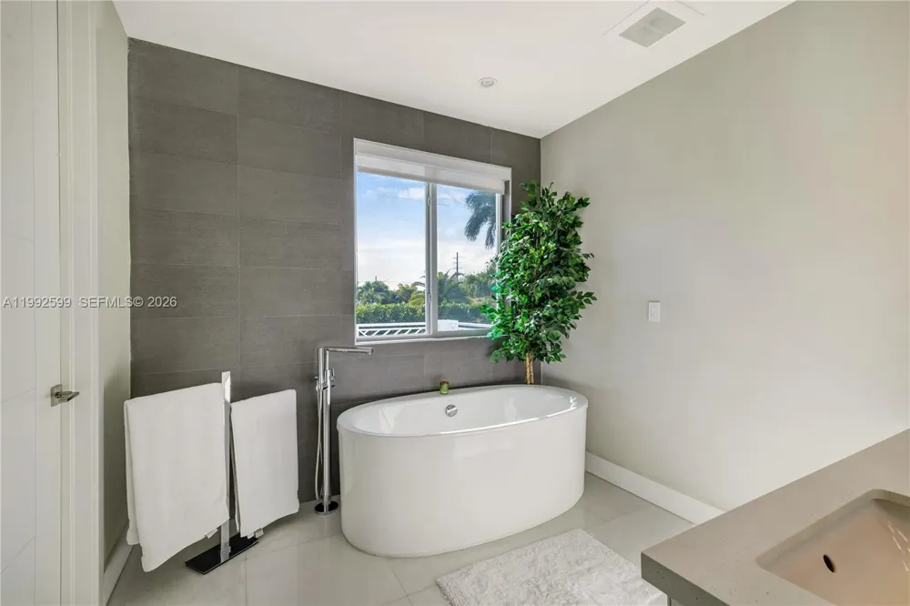 5602 SW 65th Ct South Miami, FL 33143