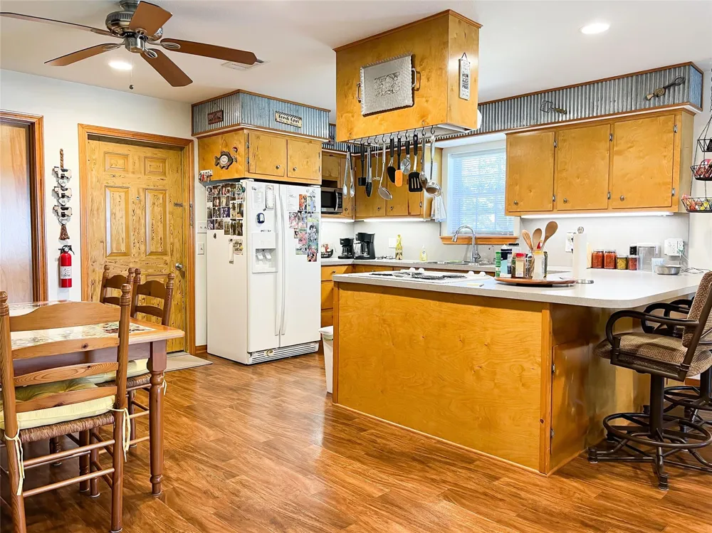 1569 Lcr 822 Groesbeck, TX 76642