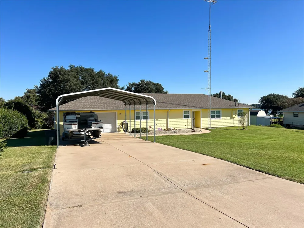 1569 Lcr 822 Groesbeck, TX 76642