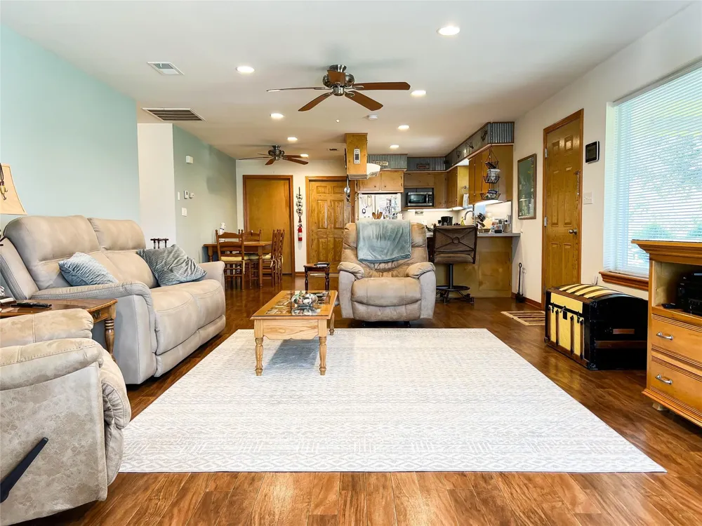 1569 Lcr 822 Groesbeck, TX 76642