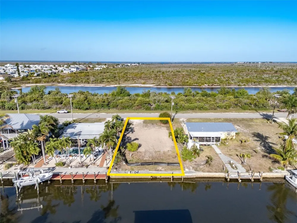 3314 YORK ROAD St James City, FL 33956