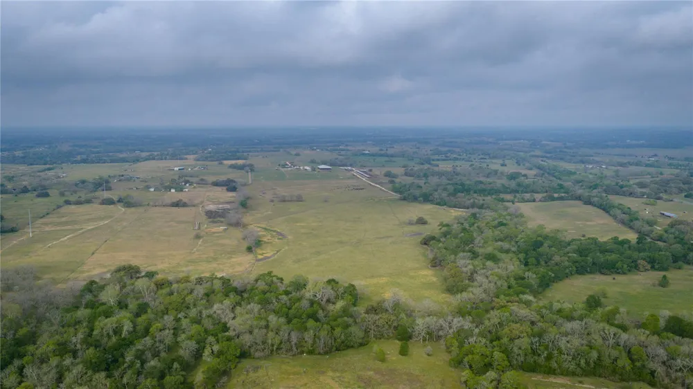 1119 Wolters Road Schulenburg, TX 78956
