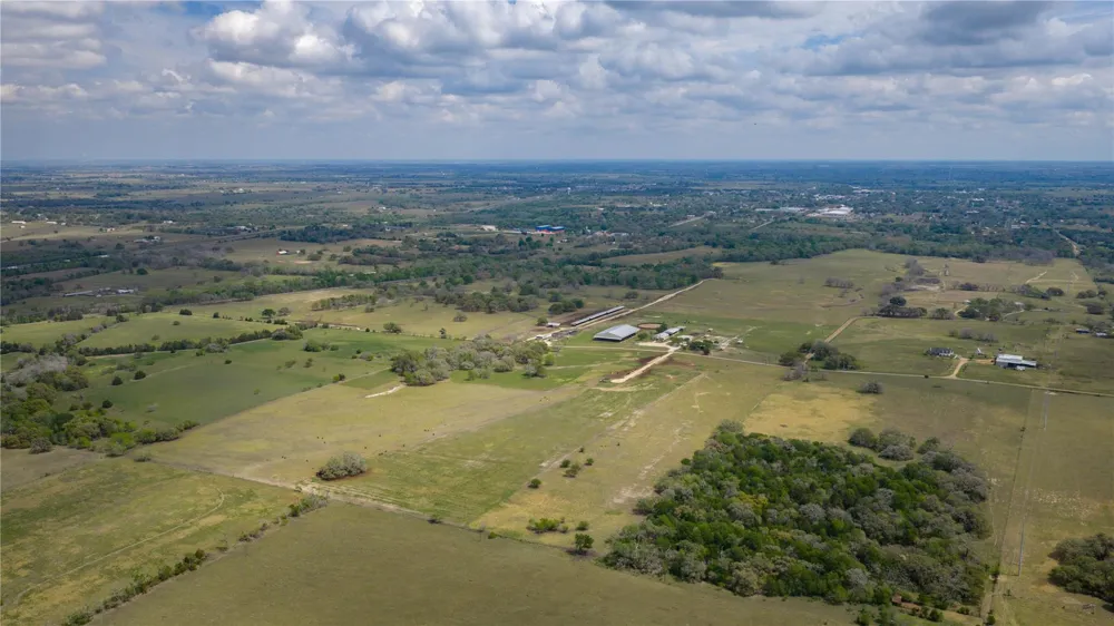 1119 Wolters Road Schulenburg, TX 78956