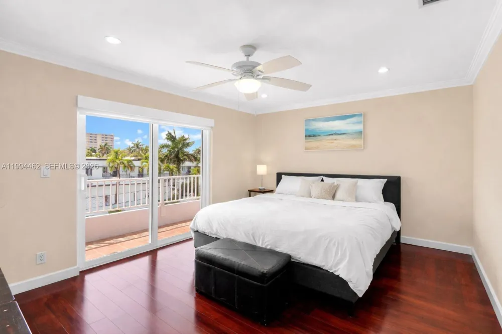 335 Virginia St Hollywood, FL 33019