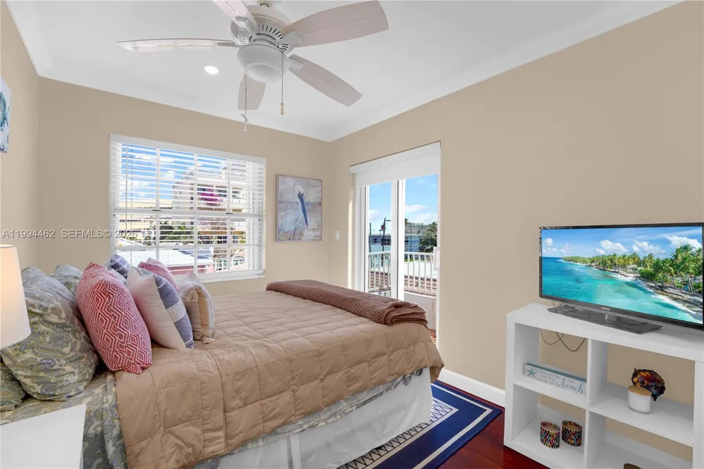 335 Virginia St Hollywood, FL 33019