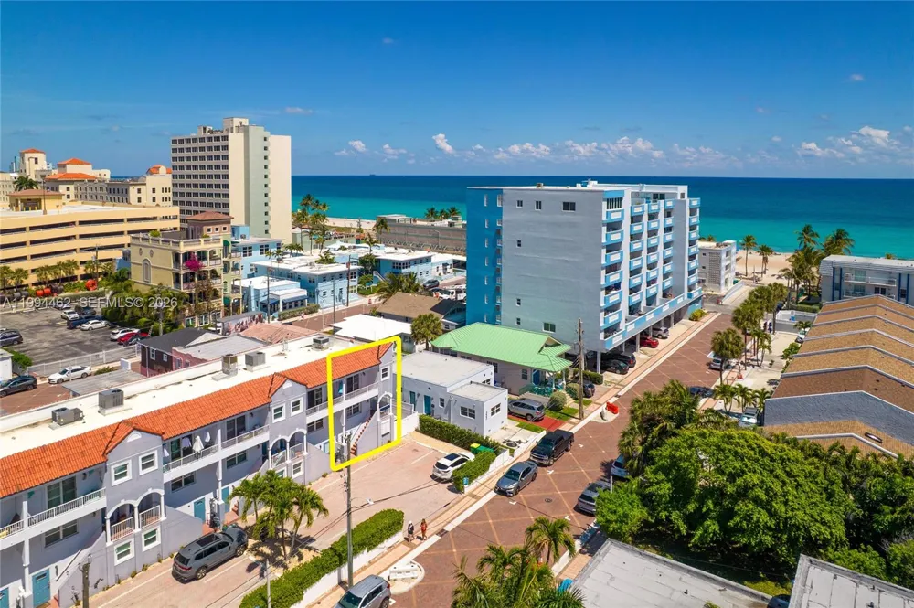 335 Virginia St Hollywood, FL 33019