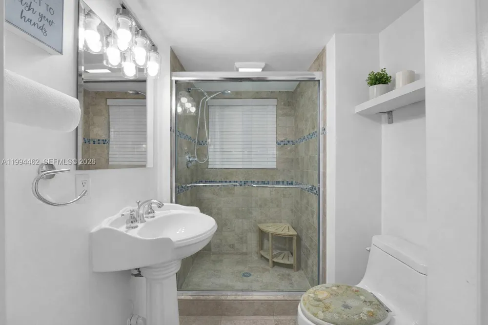 335 Virginia St Hollywood, FL 33019