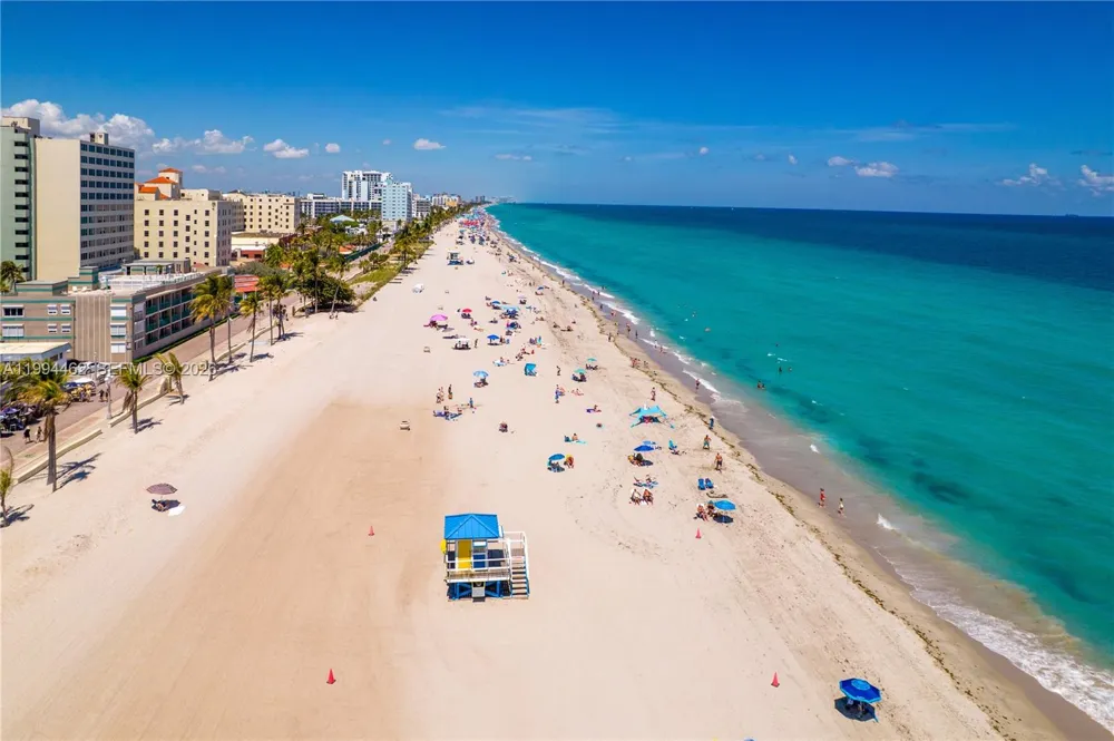 335 Virginia St Hollywood, FL 33019