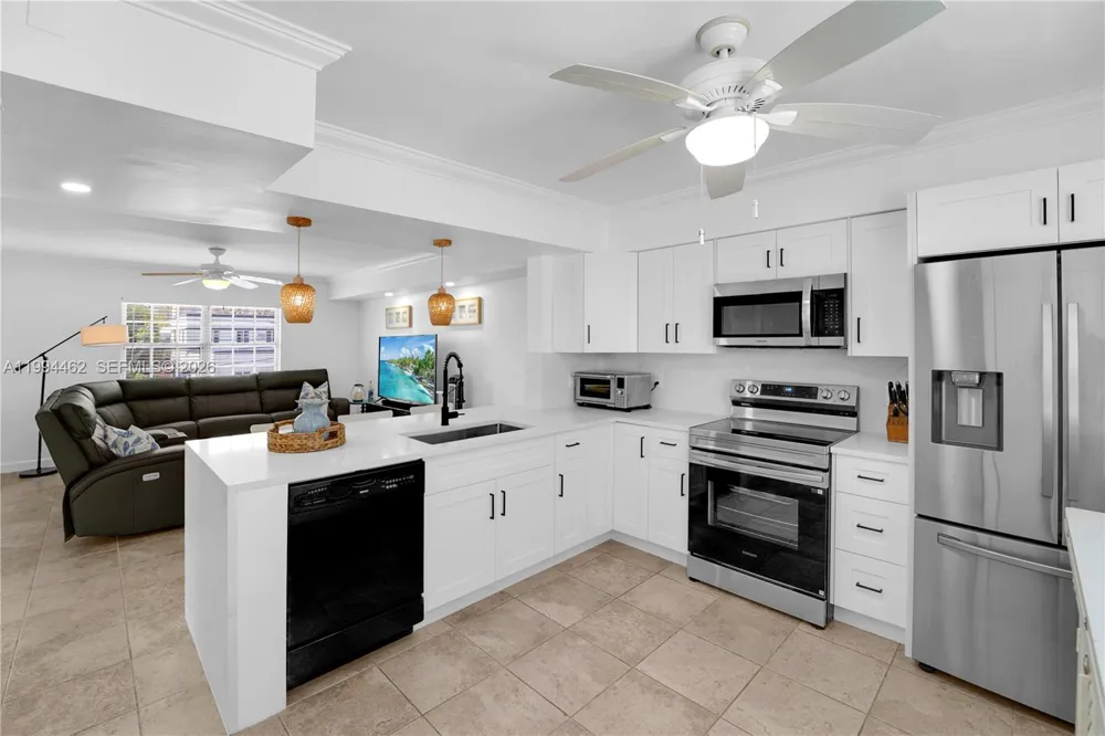 335 Virginia St Hollywood, FL 33019