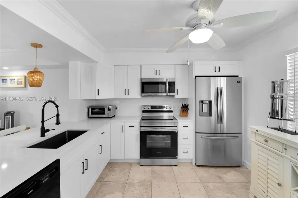 335 Virginia St Hollywood, FL 33019