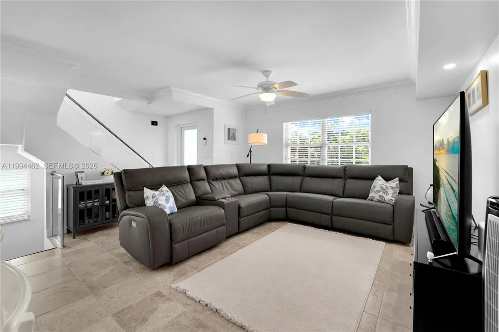 335 Virginia St Hollywood, FL 33019