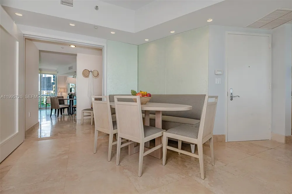 1000 S Pointe Drive #905 Miami Beach, FL 33139