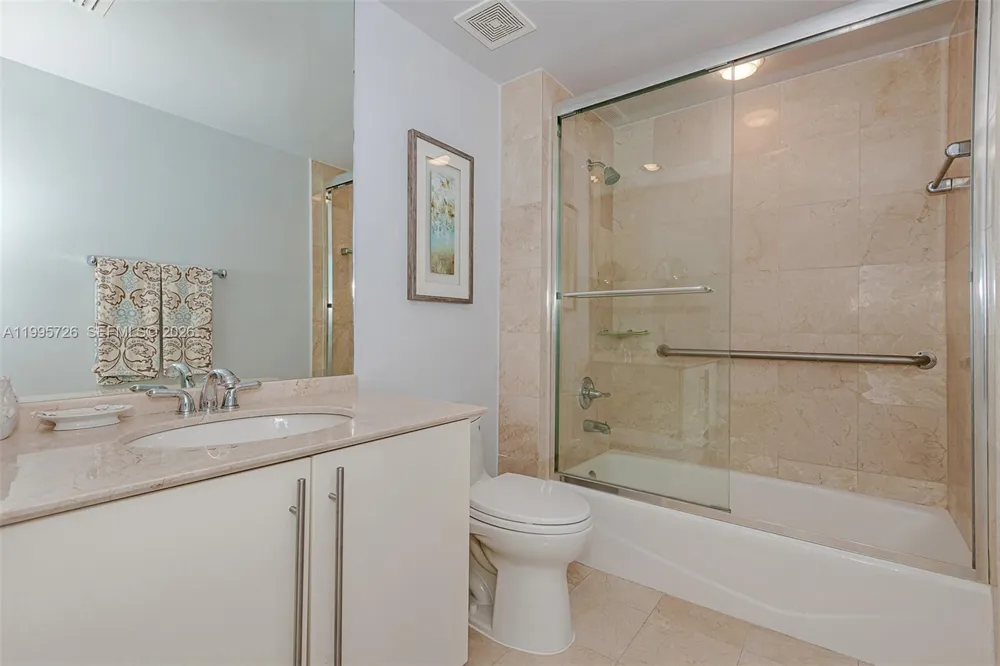 1000 S Pointe Drive #905 Miami Beach, FL 33139