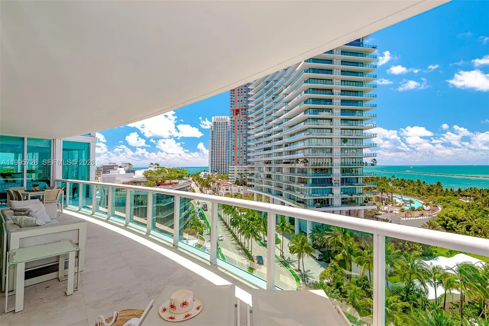 1000 S Pointe Drive #905 Miami Beach, FL 33139