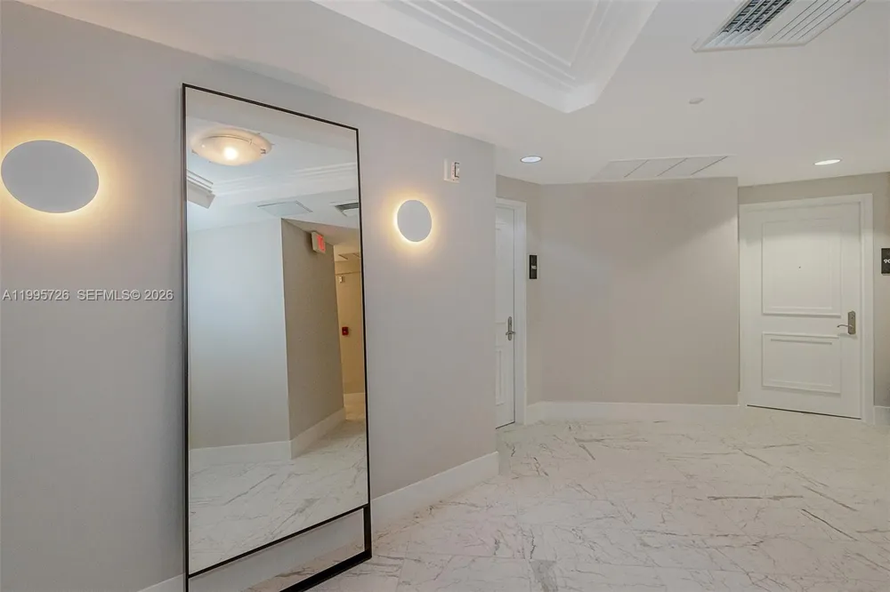 1000 S Pointe Drive #905 Miami Beach, FL 33139