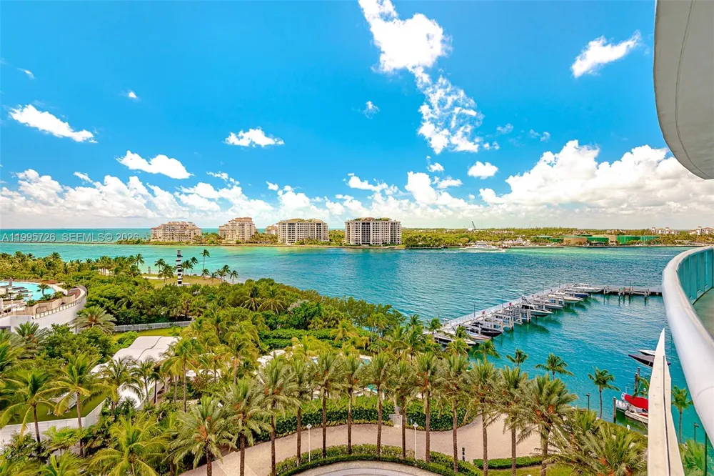 1000 S Pointe Drive #905 Miami Beach, FL 33139