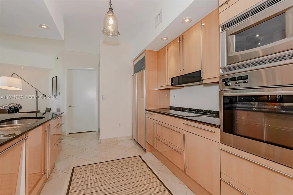 1000 S Pointe dr #906 Miami Beach, FL 33139
