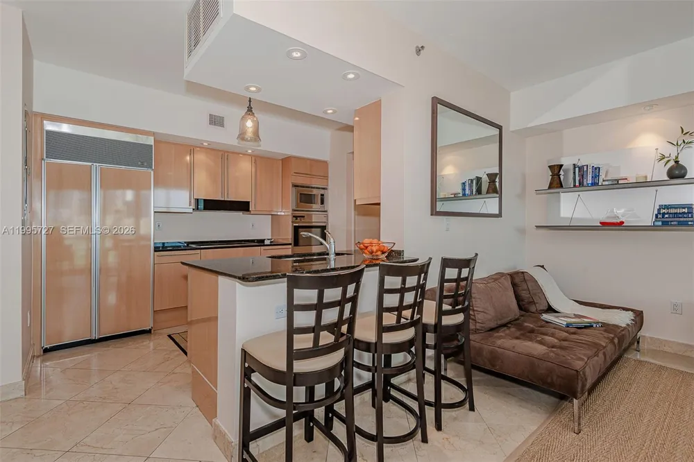 1000 S Pointe dr #906 Miami Beach, FL 33139
