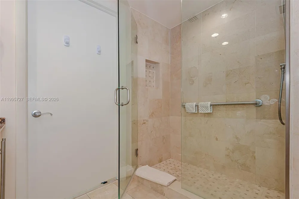 1000 S Pointe dr #906 Miami Beach, FL 33139