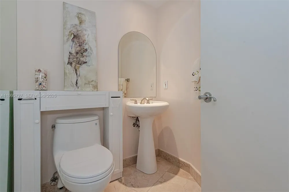 1000 S Pointe dr #906 Miami Beach, FL 33139