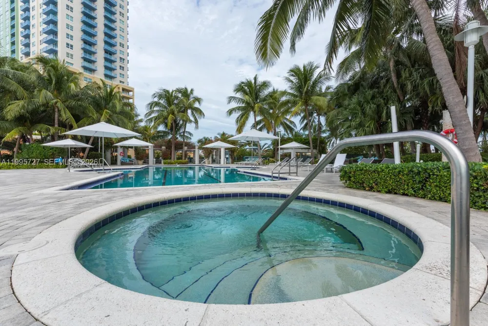 1000 S Pointe dr #906 Miami Beach, FL 33139