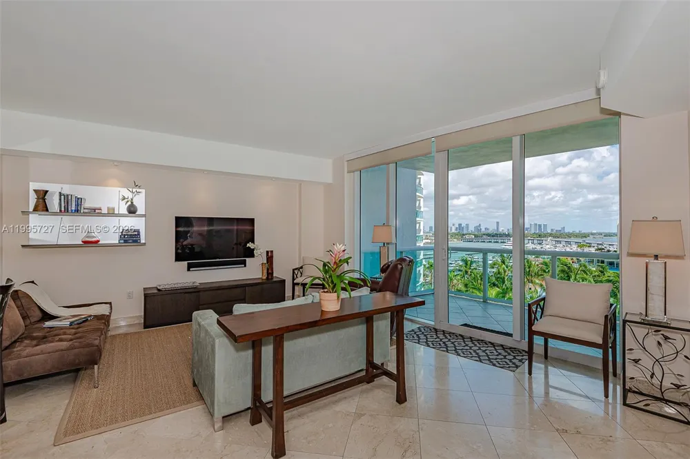 1000 S Pointe dr #906 Miami Beach, FL 33139