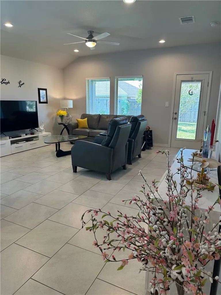 1813 Secretariat Drive Corpus Christi, TX 78417