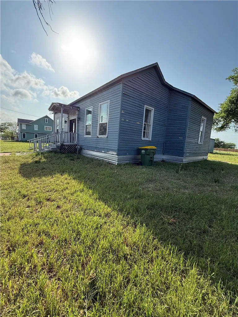 507 E Logan Street Calvert, TX 77837
