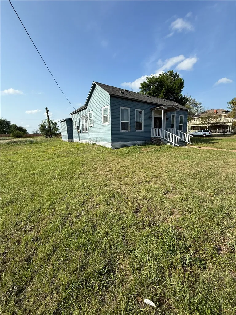 507 E Logan Street Calvert, TX 77837