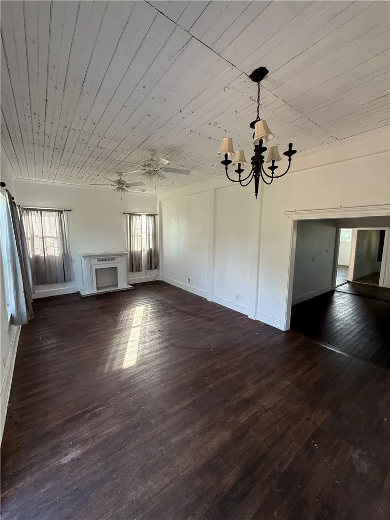 507 E Logan Street Calvert, TX 77837