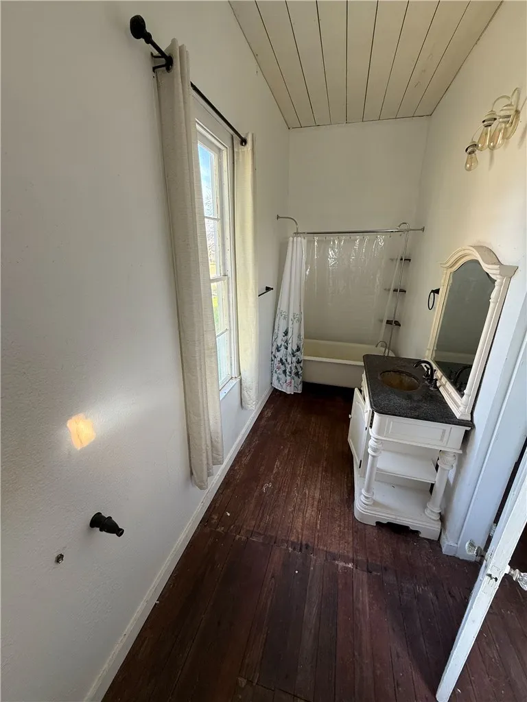 507 E Logan Street Calvert, TX 77837