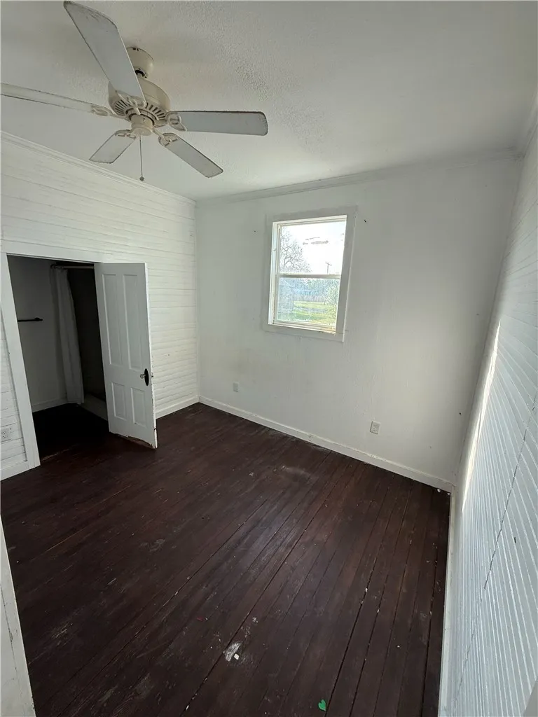 507 E Logan Street Calvert, TX 77837
