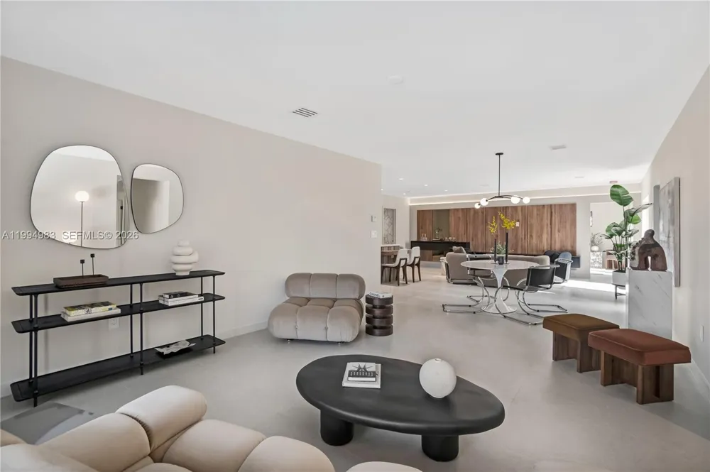 6207 SW 10th St West Miami, FL 33144