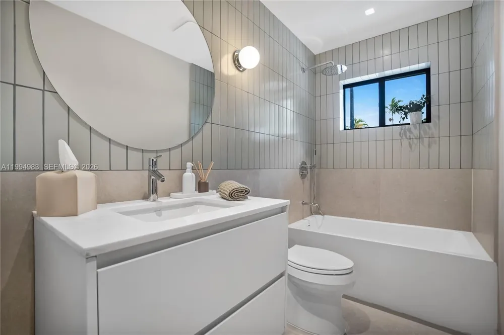 6207 SW 10th St West Miami, FL 33144