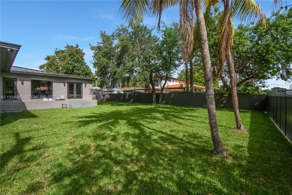 6207 SW 10th St West Miami, FL 33144