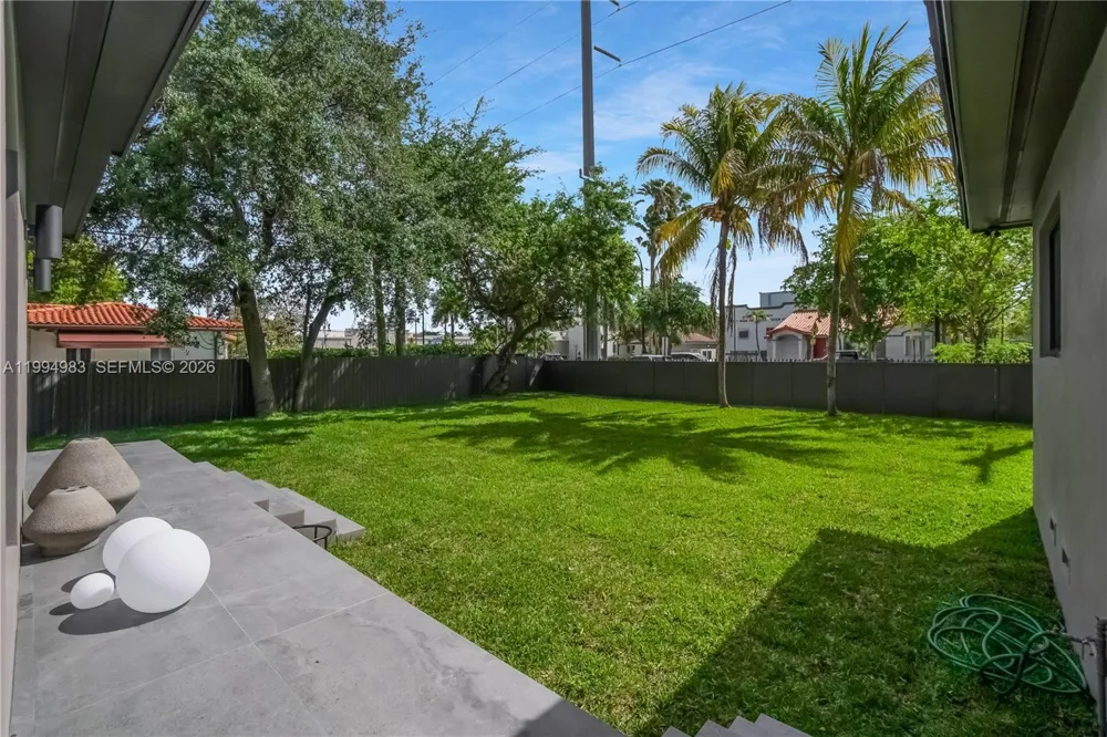 6207 SW 10th St West Miami, FL 33144