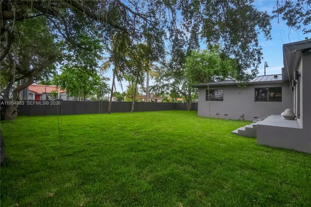 6207 SW 10th St West Miami, FL 33144