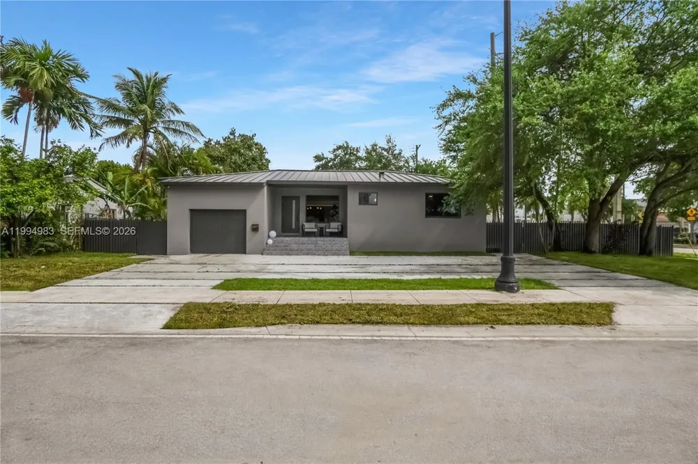 6207 SW 10th St West Miami, FL 33144