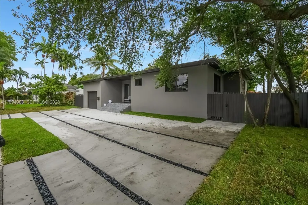 6207 SW 10th St West Miami, FL 33144