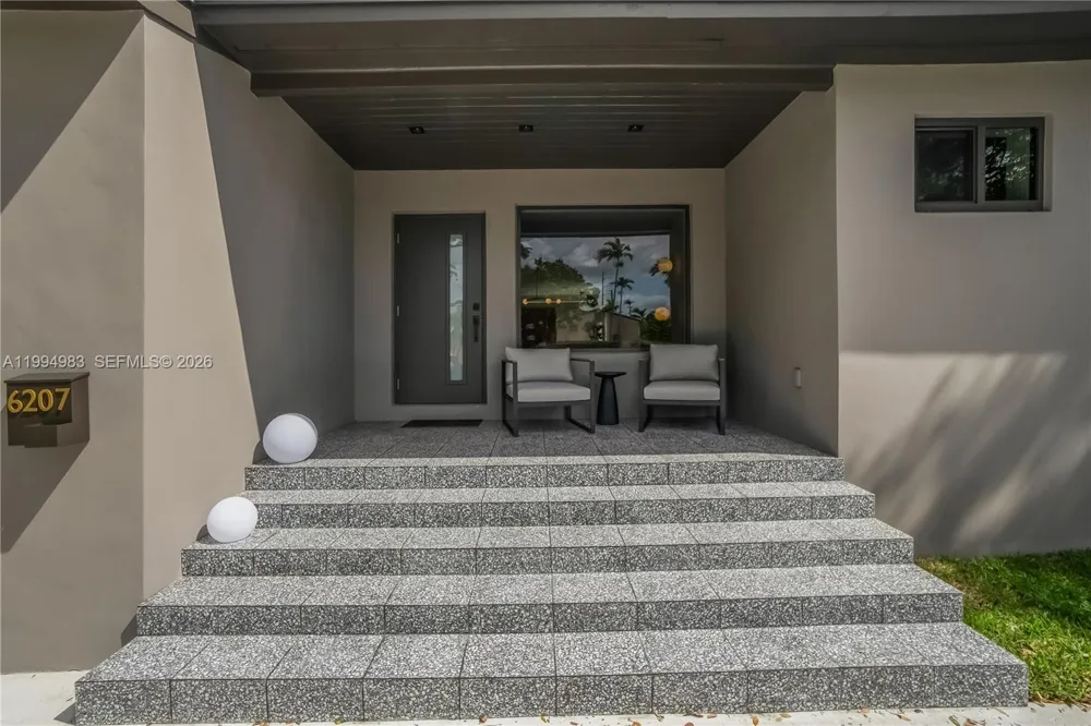 6207 SW 10th St West Miami, FL 33144