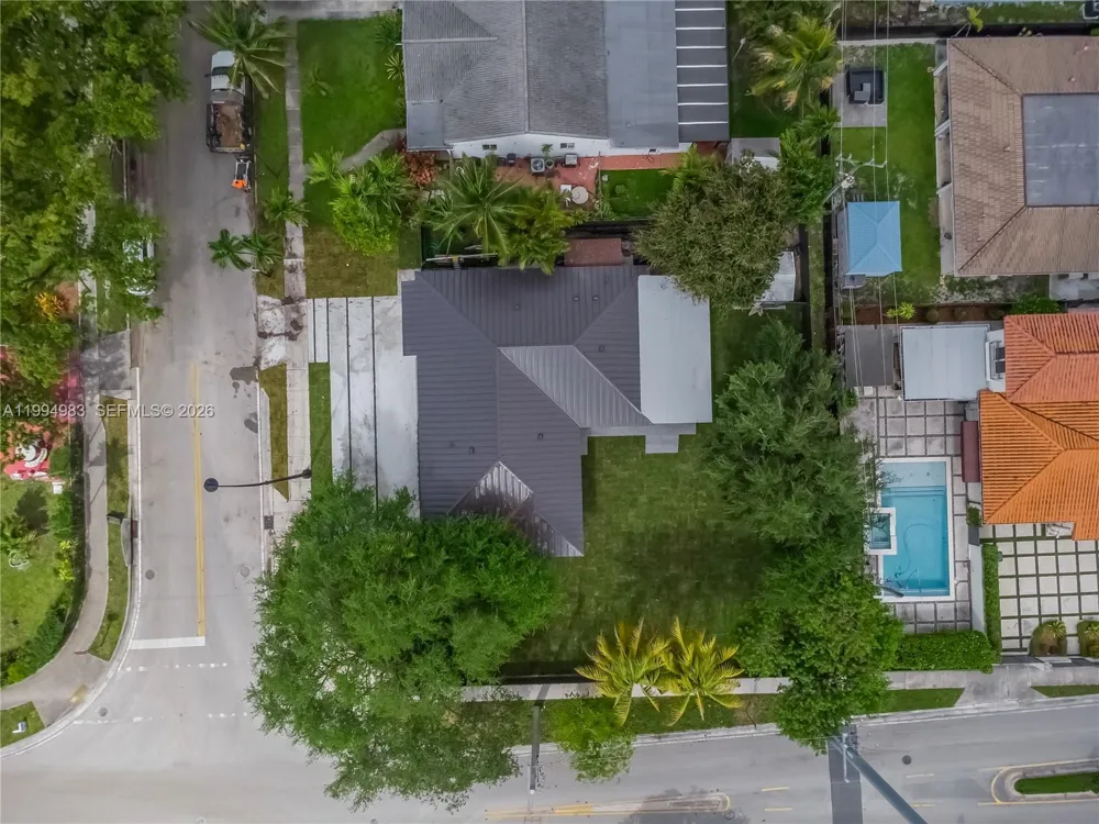 6207 SW 10th St West Miami, FL 33144