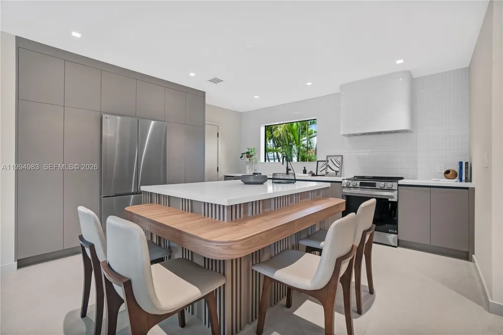 6207 SW 10th St West Miami, FL 33144