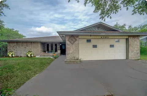 4305 Lavaca River Court