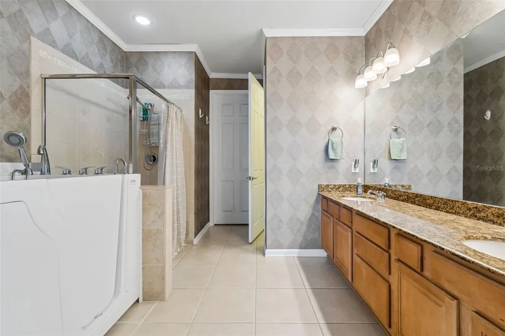 7903 SEMINOLE BOULEVARD #2208 Seminole, FL 33772