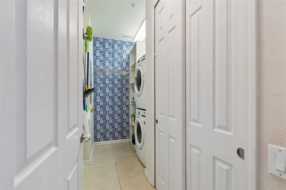 7903 SEMINOLE BOULEVARD #2208 Seminole, FL 33772