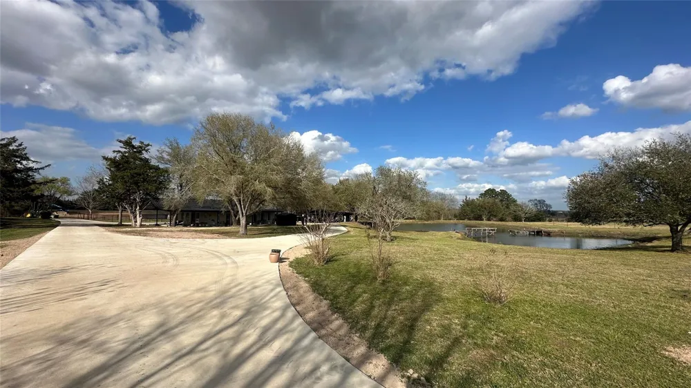 7399 County Road 215 Anderson, TX 77830