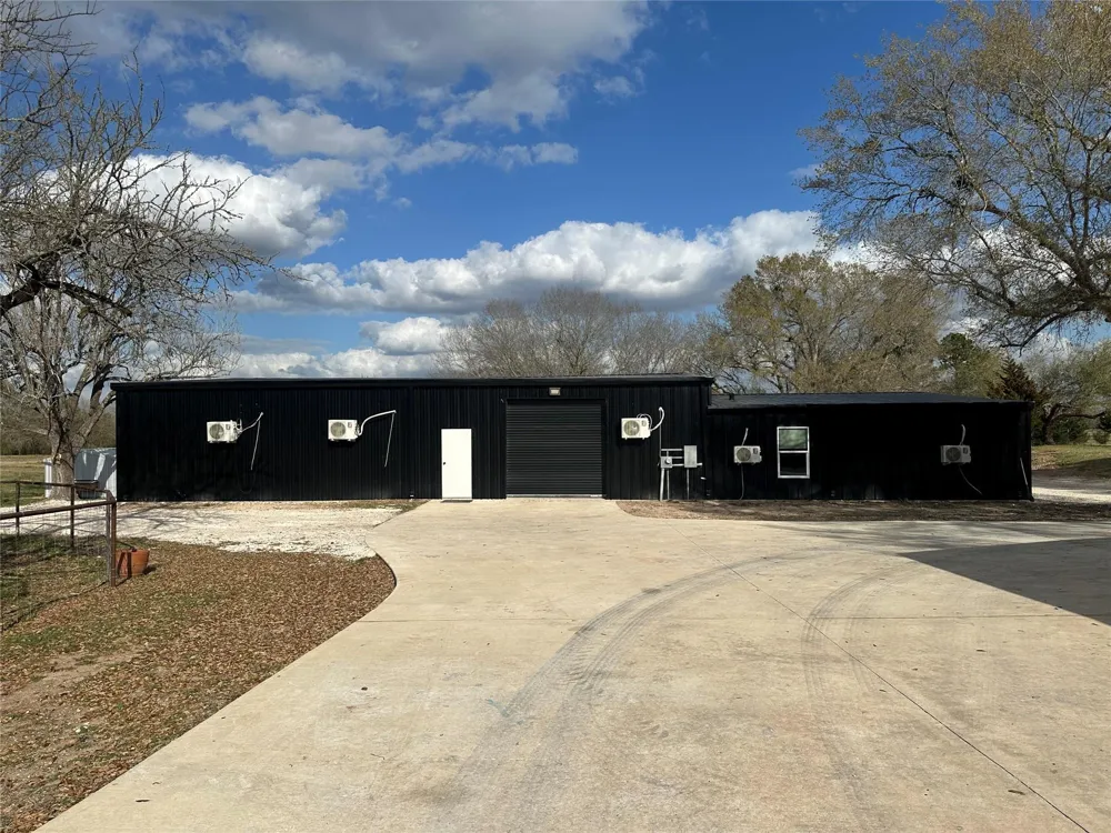 7399 County Road 215 Anderson, TX 77830