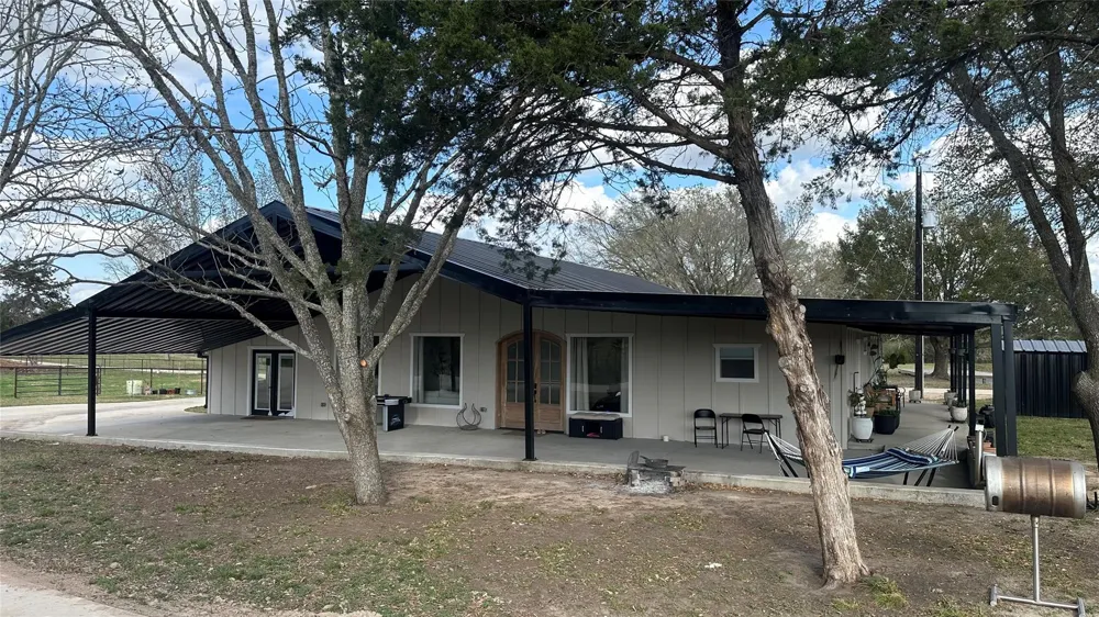 7399 County Road 215 Anderson, TX 77830
